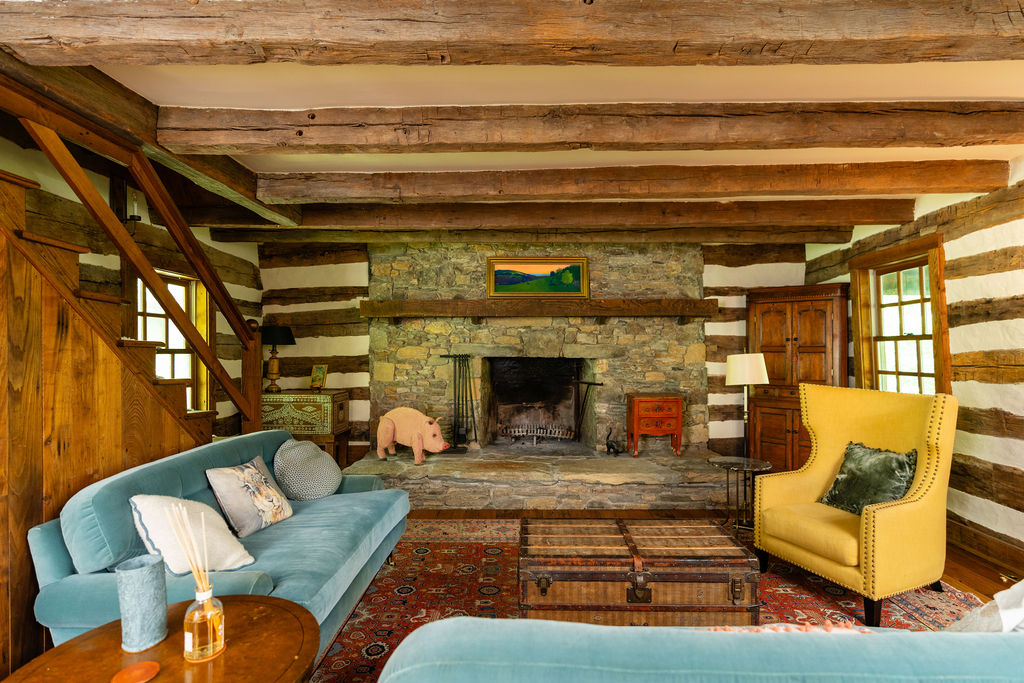 Rappahannock Log Cabin Living Room